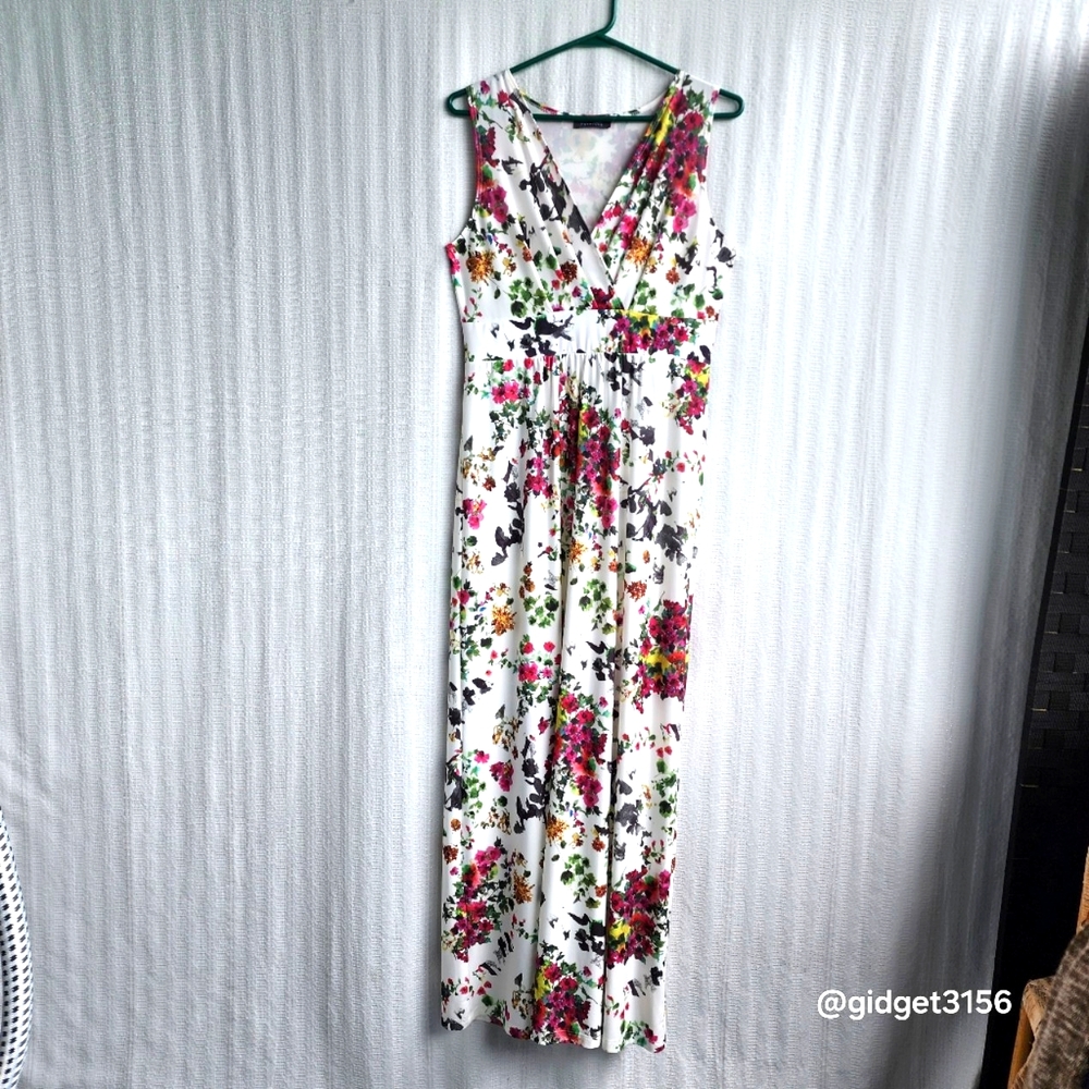 NWOT  WHITE SLEEVELESS FLORAL MAXI DRESS - SIZE SMALL
